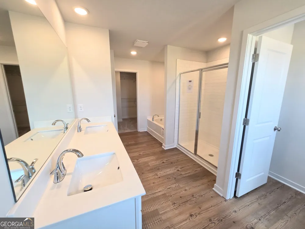 1319 Farmers LOOP Austell, GA 30106