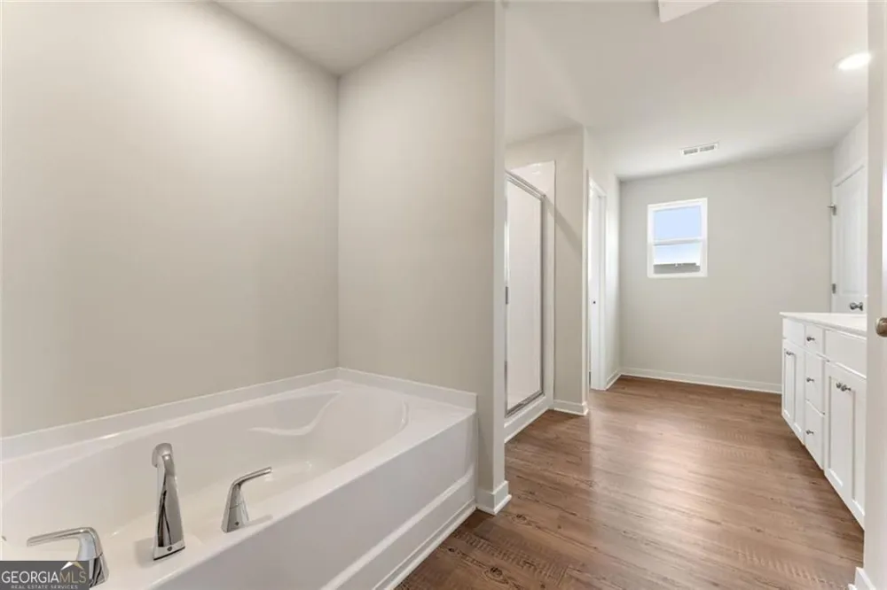 1375 Farmers LOOP Austell, GA 30106