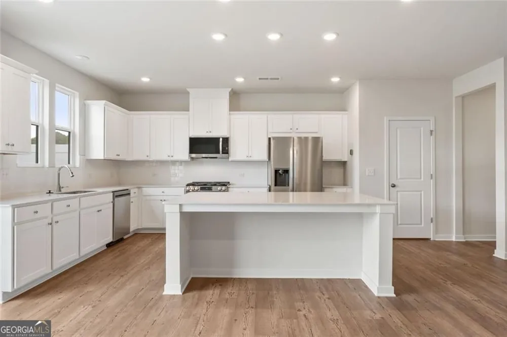 1375 Farmers LOOP Austell, GA 30106