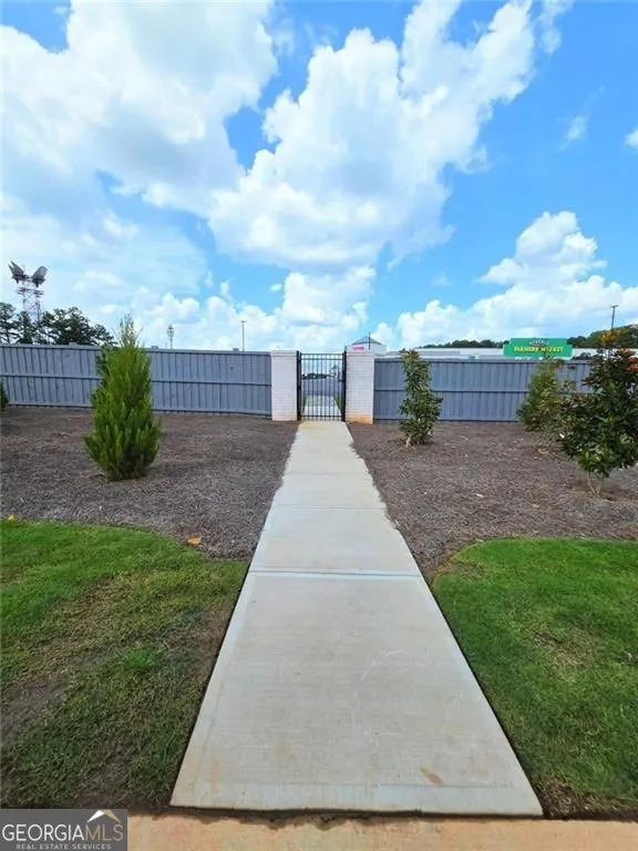 1367 Farmers LOOP Austell, GA 30106