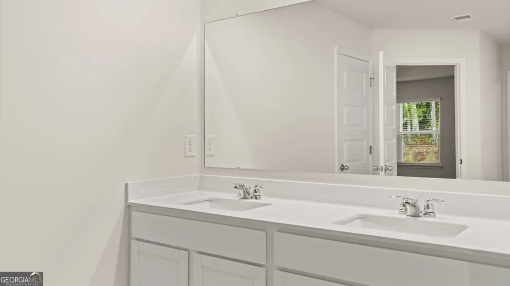 430 Silver Moon DR Loganville, GA 30052