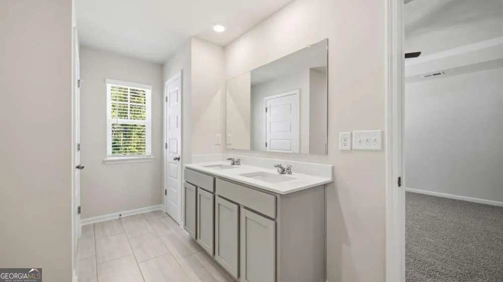 490 Silver Moon Loganville, GA 30052