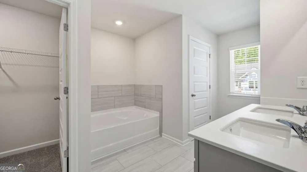 490 Silver Moon Loganville, GA 30052