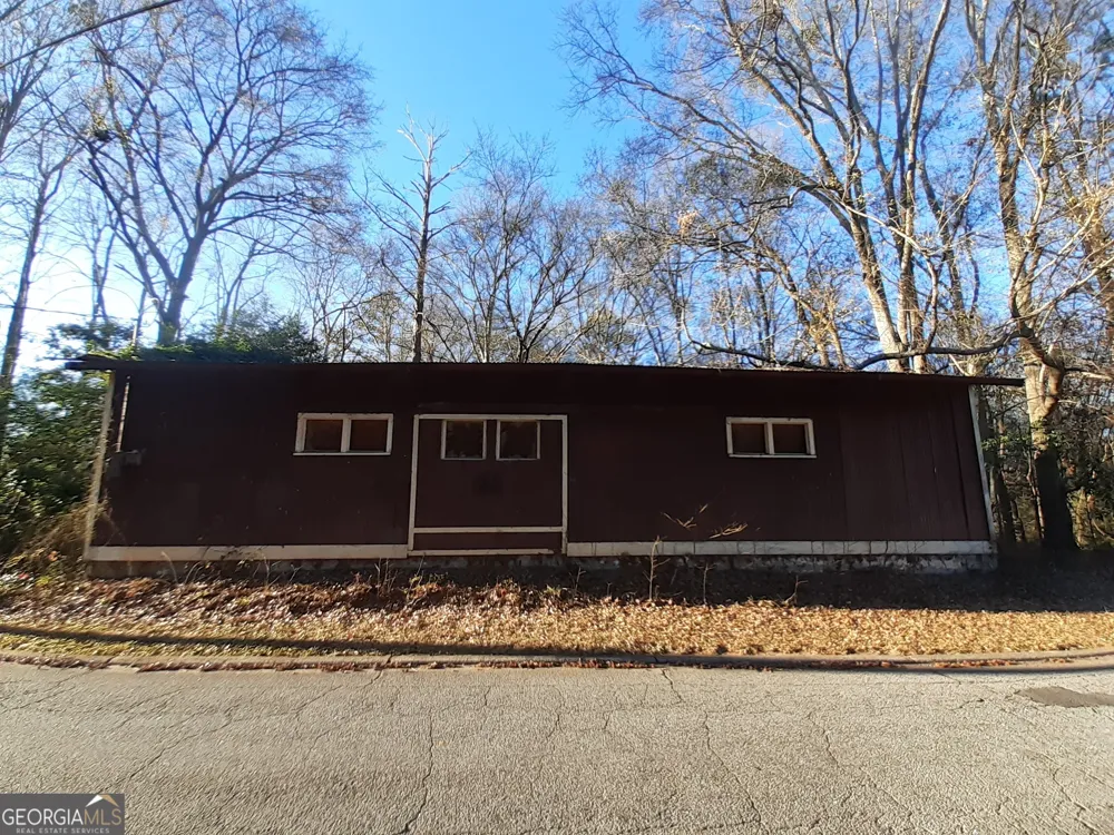 33 V C ST Newnan, GA 30263