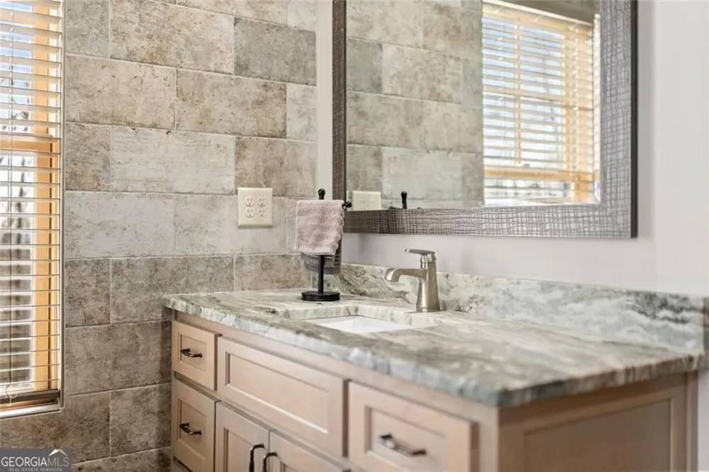 655 Mountainside DR Cleveland, GA 30528