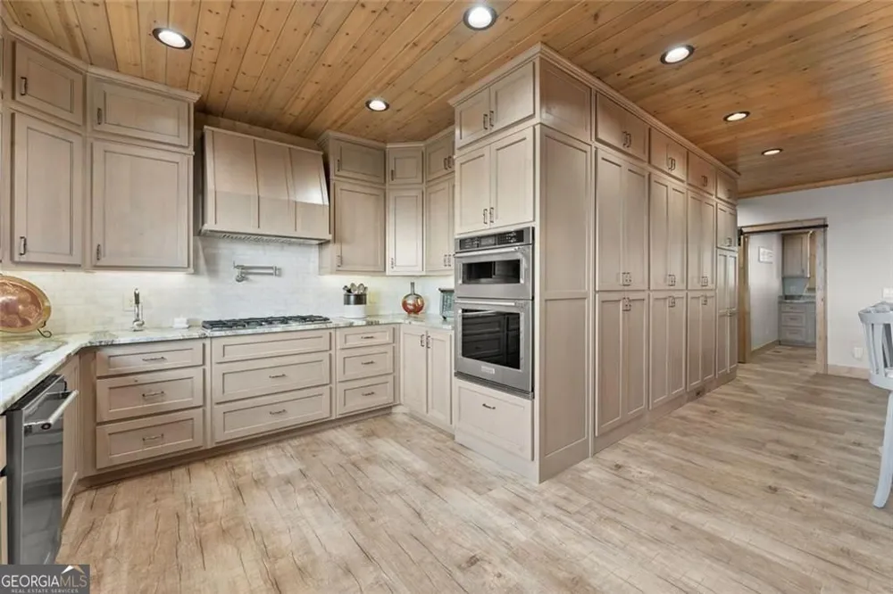 655 Mountainside DR Cleveland, GA 30528
