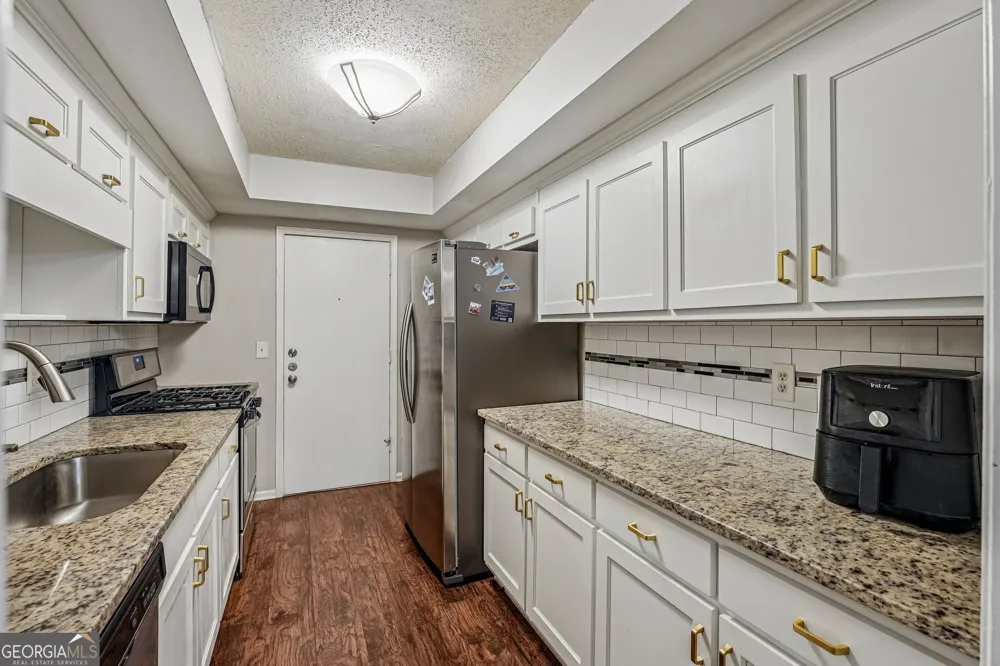 6851 Roswell RD Sandy Springs, GA 30328