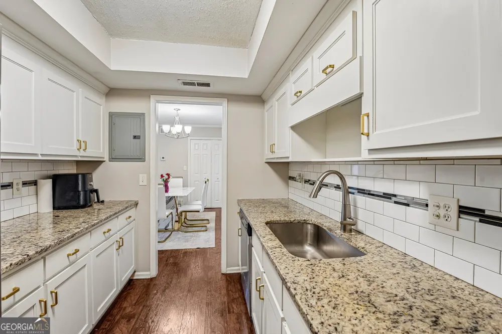 6851 Roswell RD Sandy Springs, GA 30328