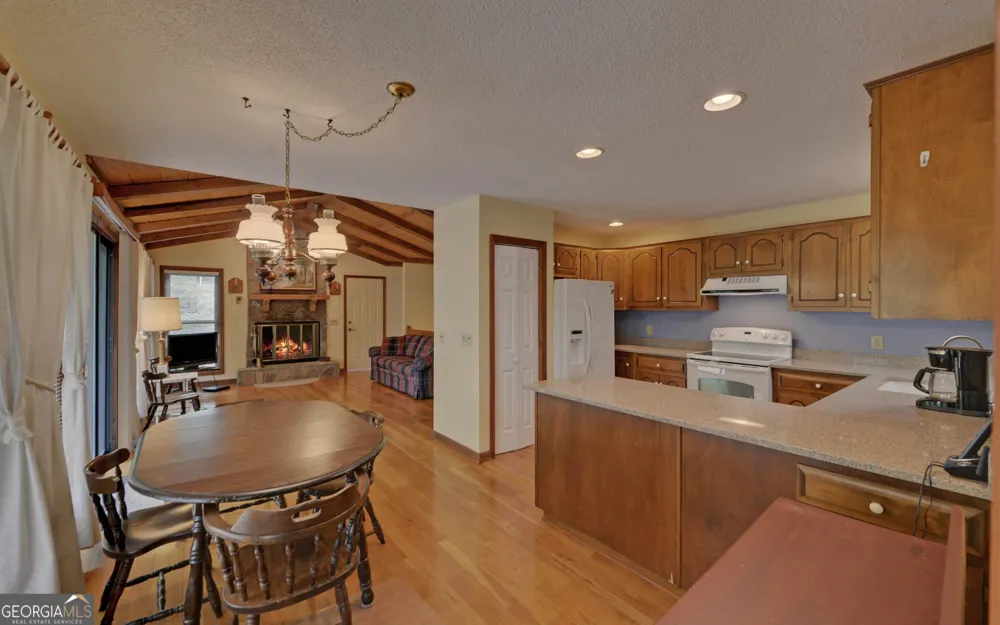 371 Shorewood CIR Toccoa, GA 30577