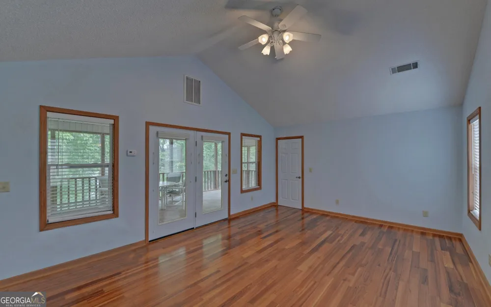 371 Shorewood CIR Toccoa, GA 30577