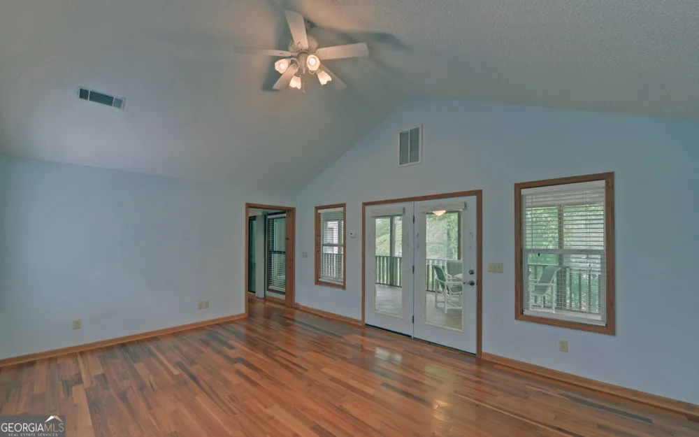 371 Shorewood CIR Toccoa, GA 30577