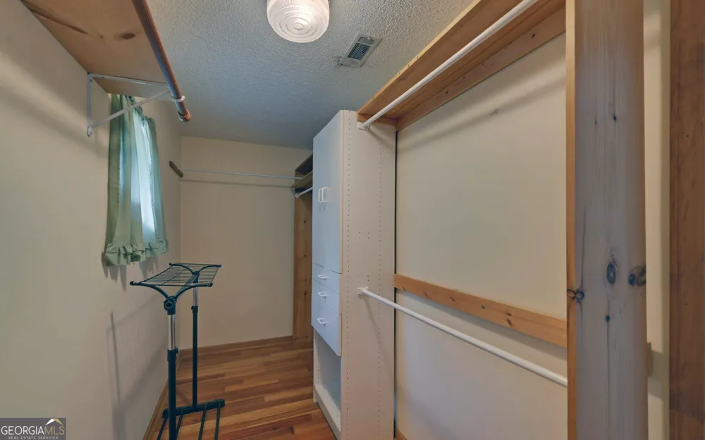 371 Shorewood CIR Toccoa, GA 30577