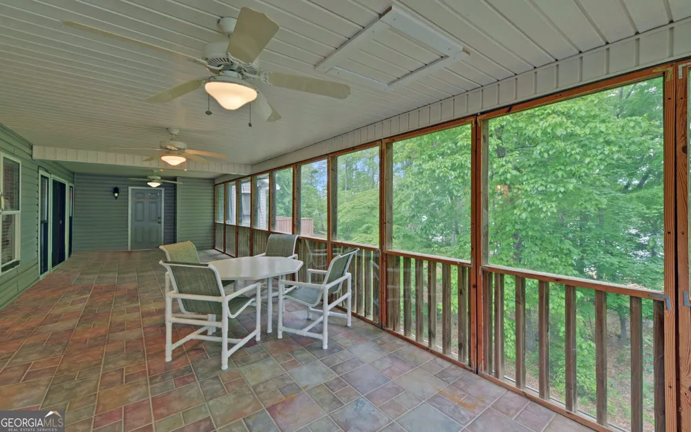 371 Shorewood CIR Toccoa, GA 30577