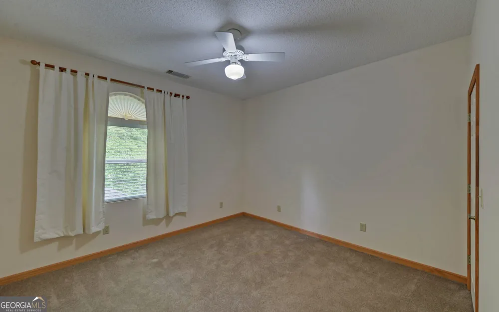 371 Shorewood CIR Toccoa, GA 30577