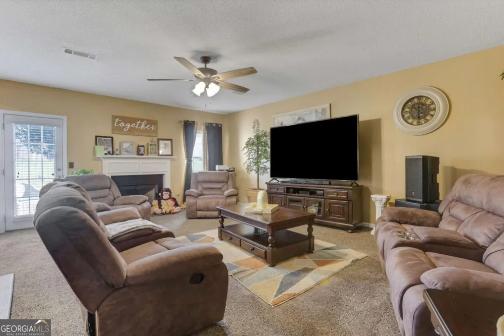 5870 Sunflower CT Ellenwood, GA 30294