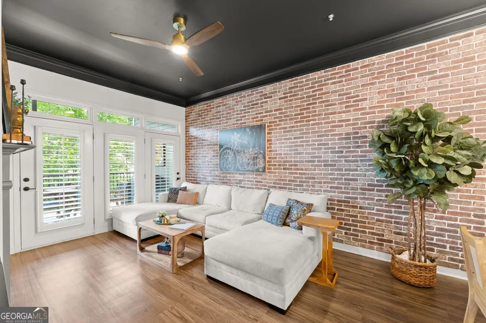 812 Creek View LN Roswell, GA 30075