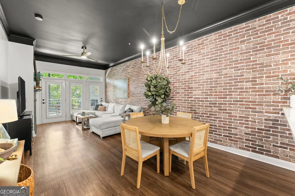 812 Creek View LN Roswell, GA 30075