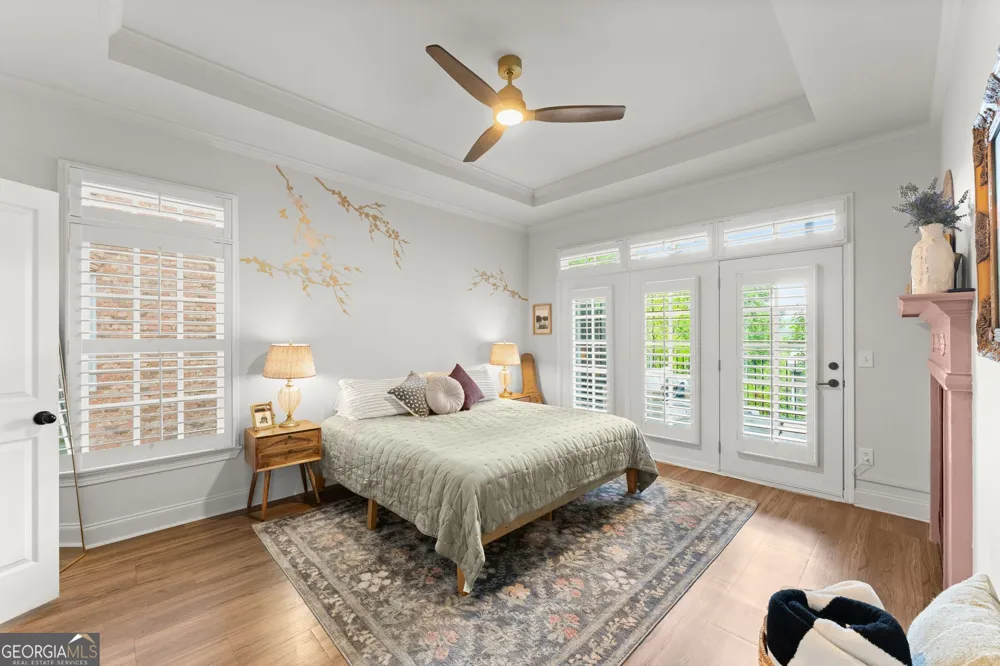 812 Creek View LN Roswell, GA 30075