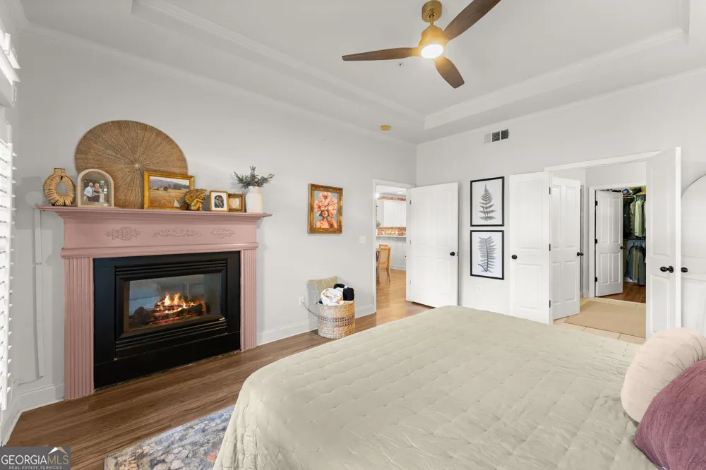 812 Creek View LN Roswell, GA 30075