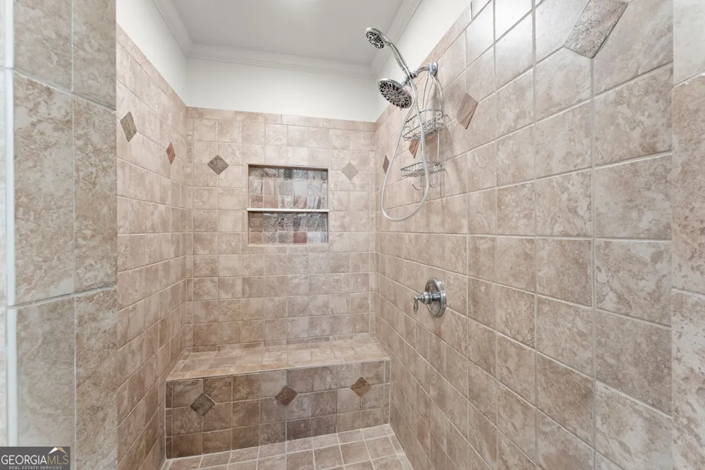 812 Creek View LN Roswell, GA 30075