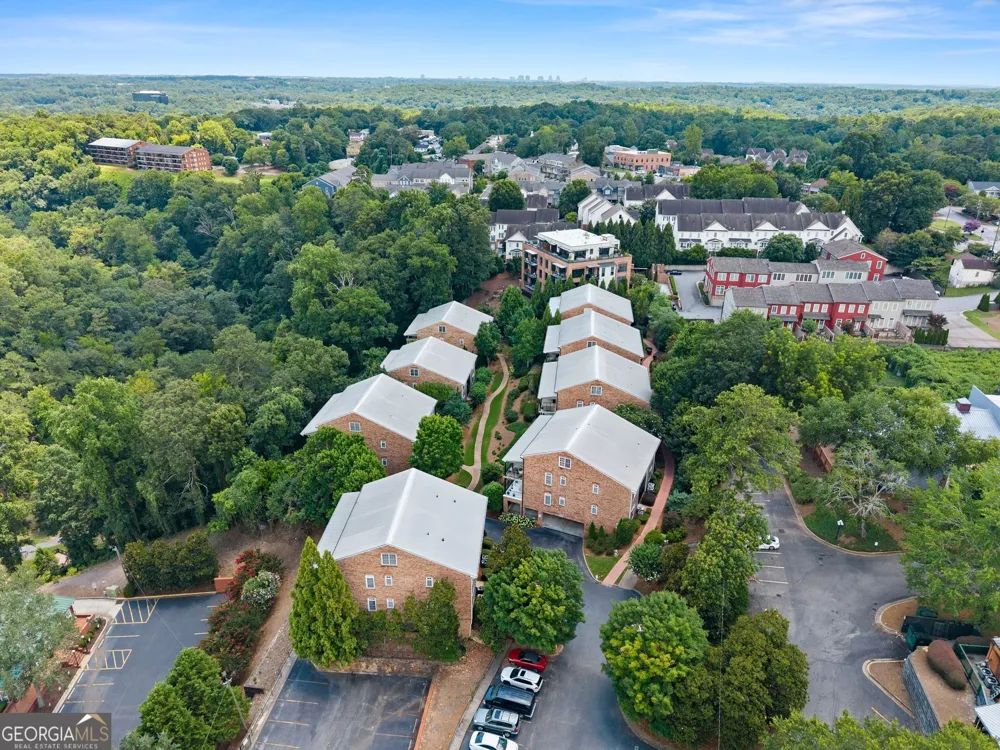 812 Creek View LN Roswell, GA 30075