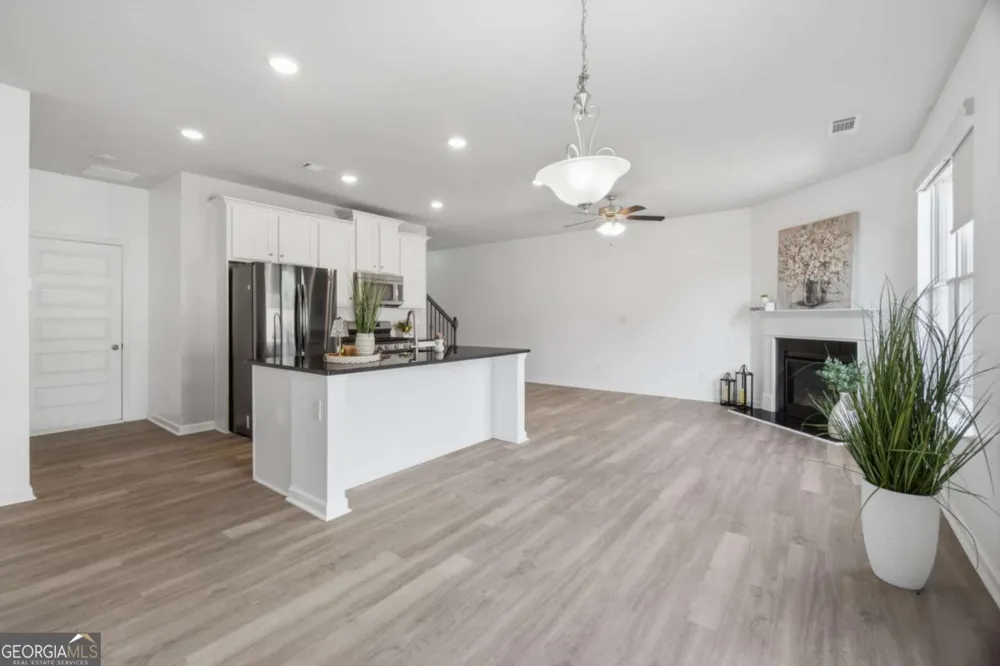 3713 Prospect Point DR Oakwood, GA 30566