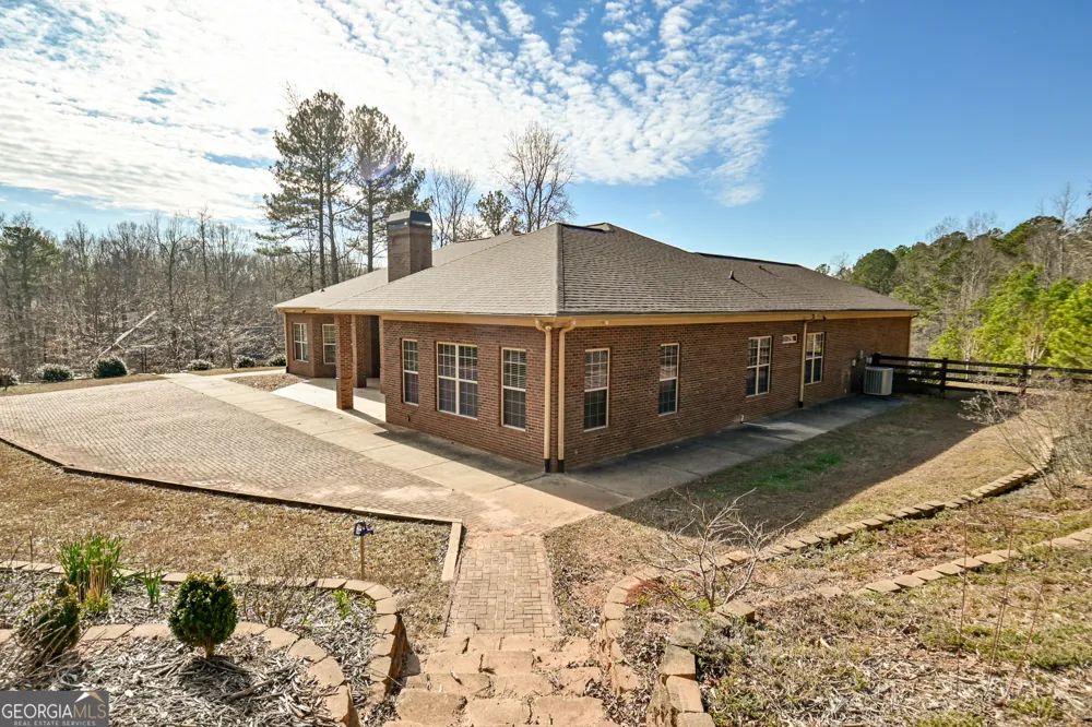 412 Trilium TRL Pendergrass, GA 30567