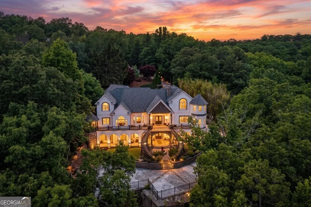 909 High Shoals DR Dahlonega, GA 30533