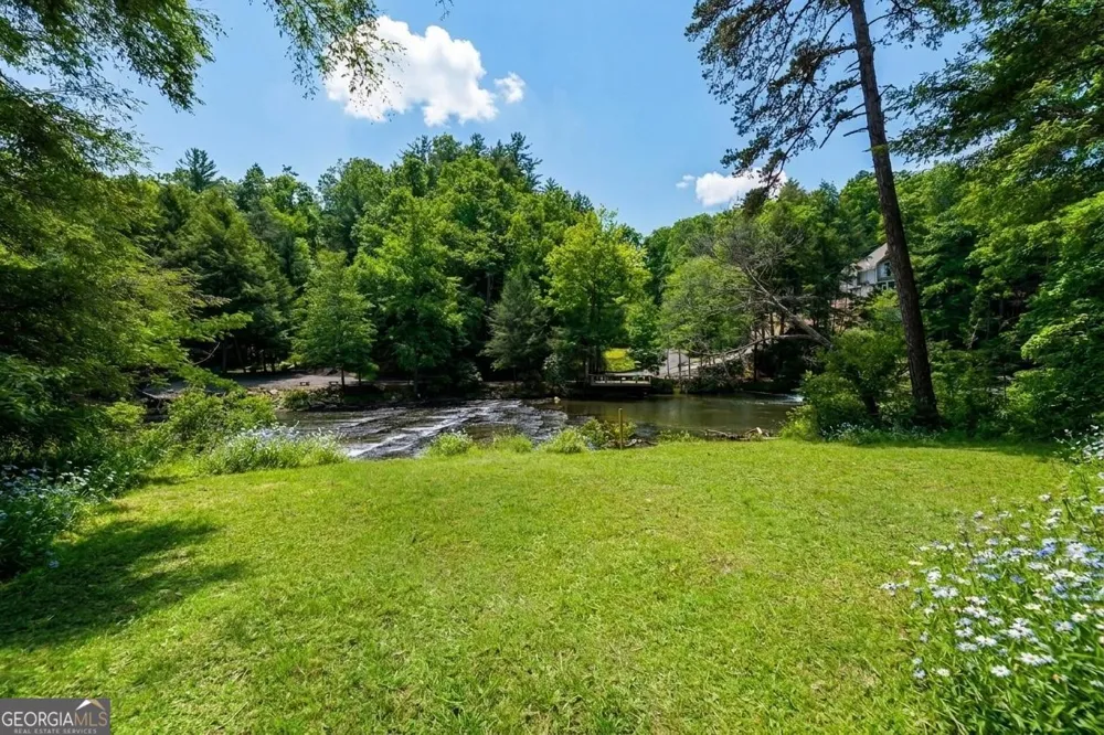 909 High Shoals DR Dahlonega, GA 30533