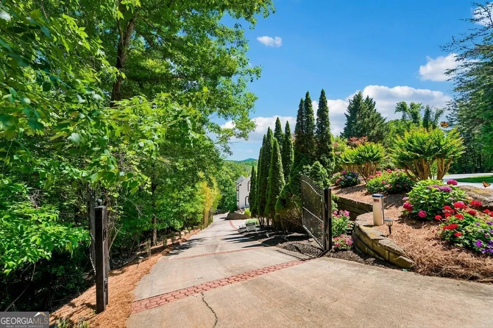 909 High Shoals DR Dahlonega, GA 30533