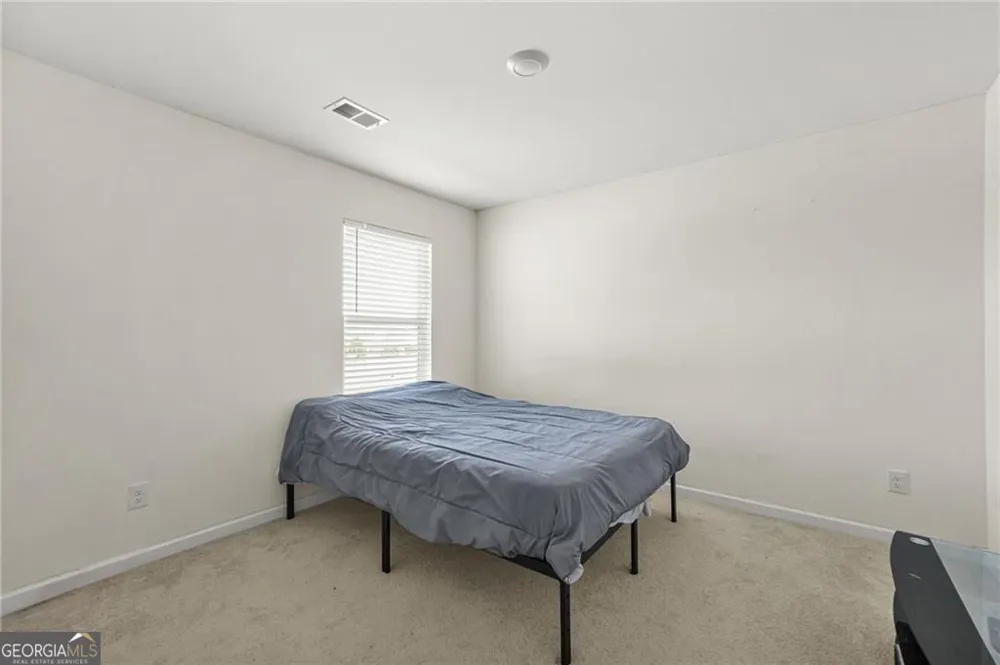 32 Graham Campbell LN Statham, GA 30666