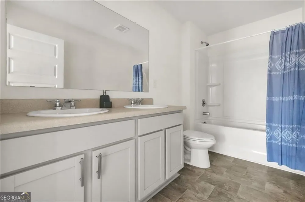 32 Graham Campbell LN Statham, GA 30666