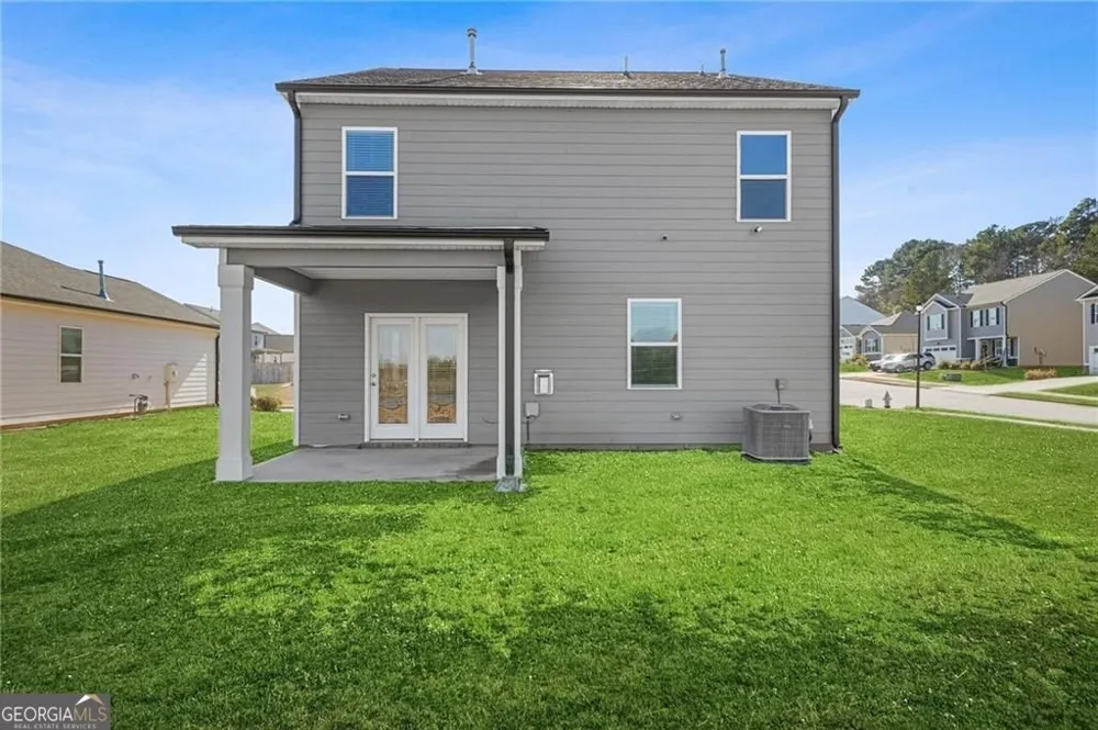 32 Graham Campbell LN Statham, GA 30666