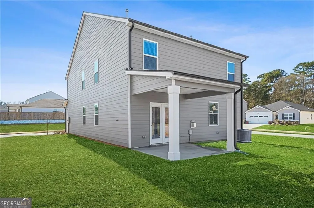 32 Graham Campbell LN Statham, GA 30666