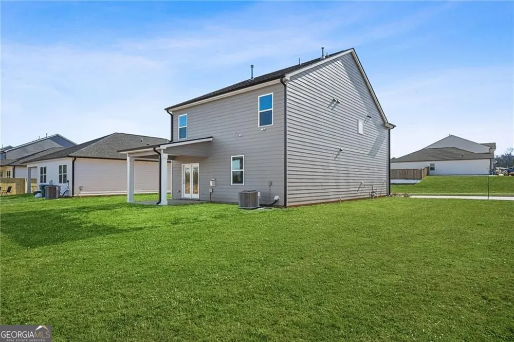 32 Graham Campbell LN Statham, GA 30666