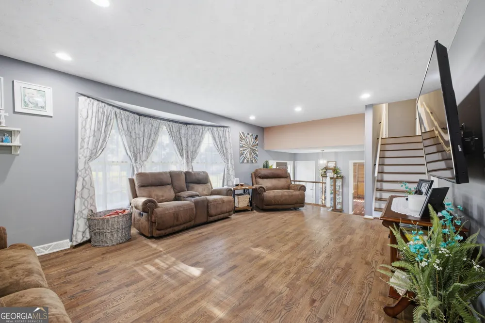 43 Ridgeview DR SE Silver Creek, GA 30173