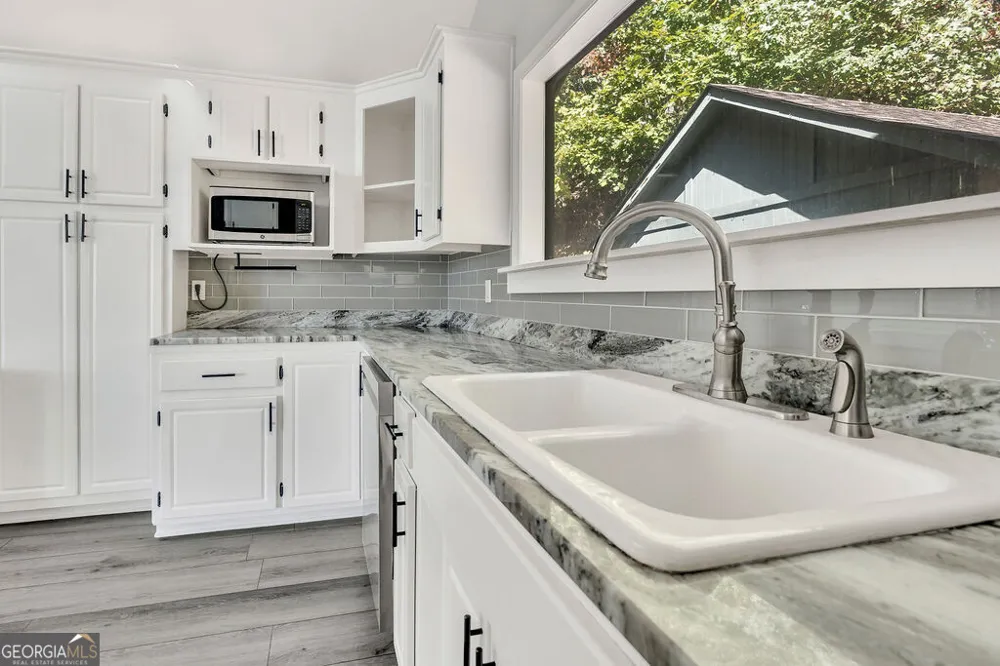 357 Johns WAY Talking Rock, GA 30175