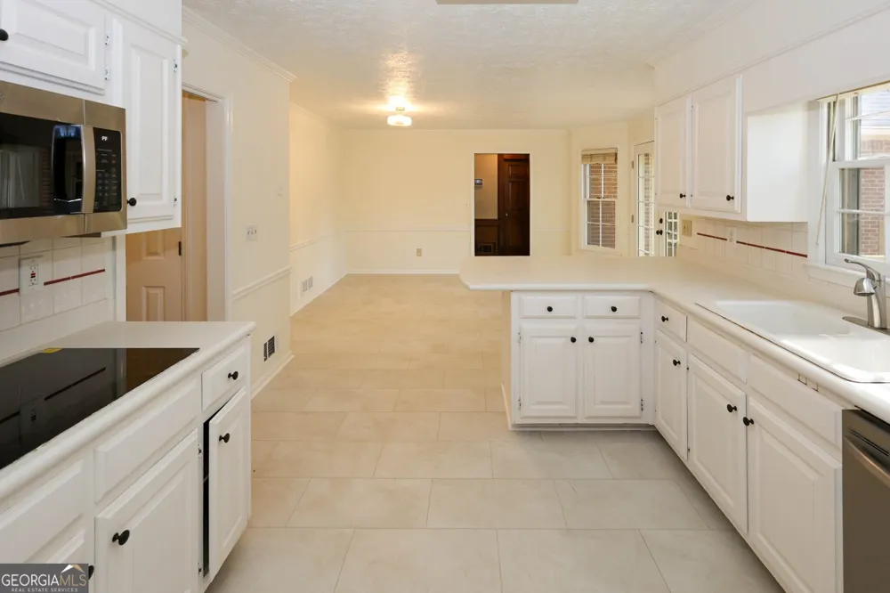 4128 Mayflower CT SW Lilburn, GA 30047