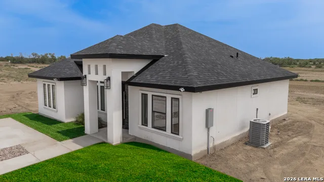 3129 Regina Dr Eagle Pass, TX 78852