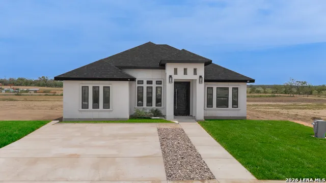 3129 Regina Dr Eagle Pass, TX 78852