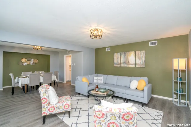 709 BALFOUR DR Windcrest, TX 78239