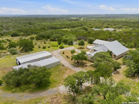 5621 Ranch Road 32
