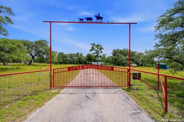 5621 Ranch Road 32 Blanco, TX 78606