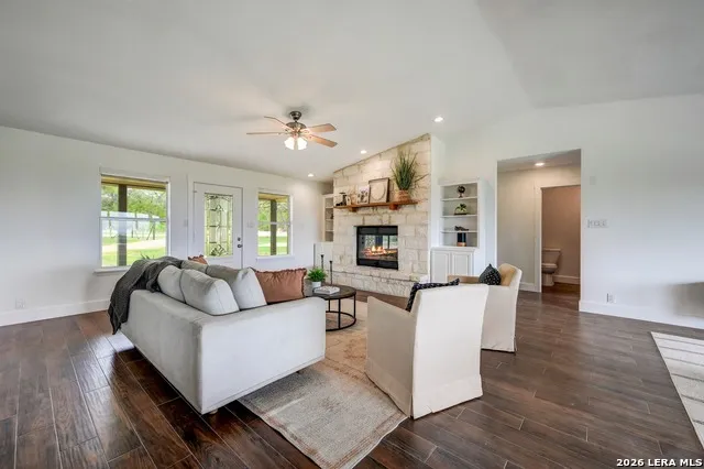 1267 RIVER BEND DR Blanco, TX 78606