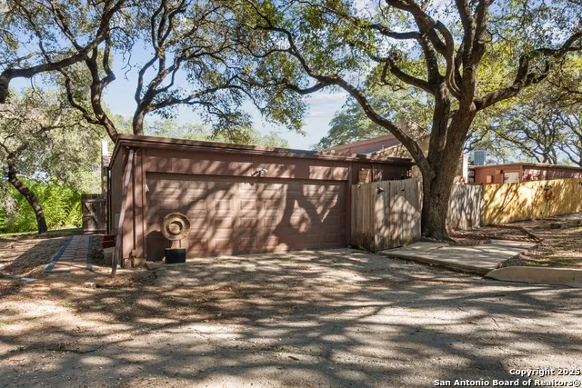 12031 Arms Way Live Oak, TX 78233