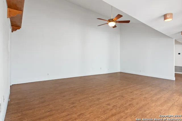 12031 Arms Way Live Oak, TX 78233