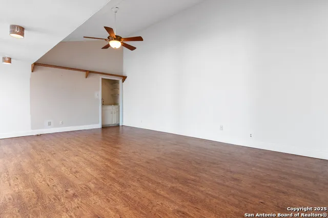 12031 Arms Way Live Oak, TX 78233