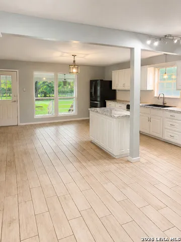 1107 Donna Kay Dr. Kerrville, TX 78028