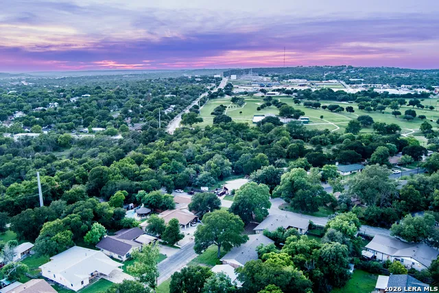 1107 Donna Kay Dr. Kerrville, TX 78028