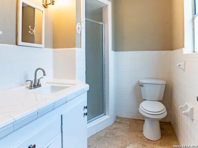 1107 Donna Kay Dr. Kerrville, TX 78028